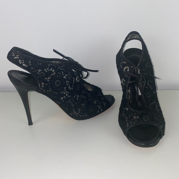 Manolo Blahnik Black Lace Leather High Heels 38 - Picture 2 of 10